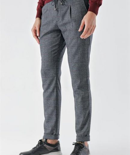 Мужские темно-синие брюки-джоггеры Slim Fit из поливискозы с карманами и застежкой на кнопке и молнии