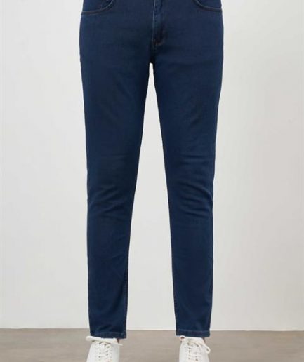 Мужские джинсы Morven темно-синие, Slim Fit, 5 карманов, 98% хлопок, 2% лайкра, модель на рост 190 см, объём груди 100 см, талия 84 см, бедра 96 см