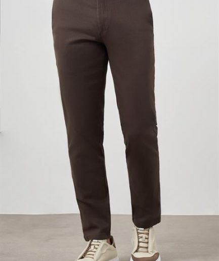 Мужские зеленые chinos из хлопка с боковыми карманами, Slim Fit, 98% хлопок, 2% эластан, размер 44, стильный повседневный вариант