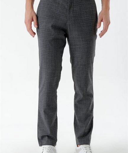 Мужские серые поливискозные брюки в клетку Slim Fit классического кроя, боковые карманы, застежка на пуговицу и молнию, размер 44