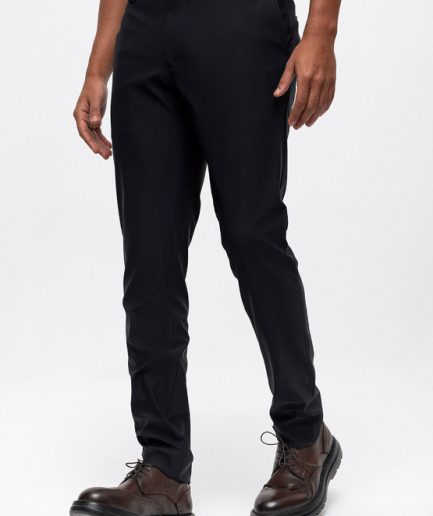 Темно-синие спортивные брюки Slim Fit, состав: 47% полиамид, 35% полиэстер, 18% эластан, размеры: 46, 48, 50, отечественное производство