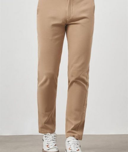 Светло-коричневые мужские чиносы с боковыми карманами, slim fit, 98% хлопок, 2% лайкра, размер 44, стильные и удобные для повседневной носки