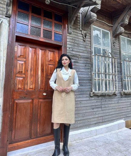 Короткое платье из кашемира бежевого цвета, 100 см длины, размер S/36, идеально подходит для женщин, мягкий материал, стильный и удобный