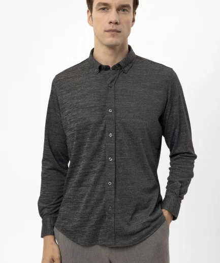 Рубашка с манжетами, модель slim fit, черного цвета, состав: 20% хлопка, 60% полиэстера, 20% вискозы, Турецкое происхождение