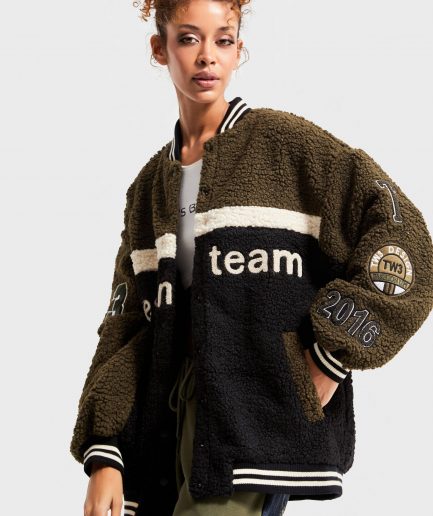 Женская оверсайз куртка колледж из ткани teddy, цвет хаки, модель 36/S, стандартная длина, состав 80% полиэстер, 20% вискоза