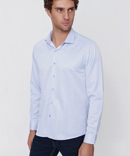 Мужская рубашка slim fit светло-голубого цвета с жаккардовым рисунком, 52% хлопок, 48% полиэстер, без карманов, длинный рукав