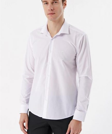 Мужская белая базовая рубашка slim fit без карманов на длинный рукав из 35% хлопка и 65% полиэстера