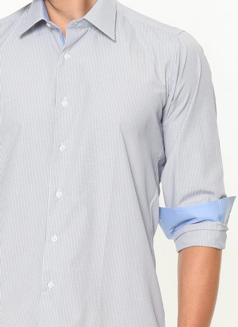Мужская slim fit рубашка с длинным рукавом, светло-голубая, один карман, состав: 67% хлопок, 33% полиэстер