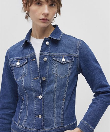 Джинсовая куртка Daisy Casual Vintage темно-синего цвета от MAVI с подгонкой, регулируемым капюшоном и карманами без молний