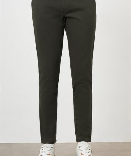 Мужские хаки летние брюки со складками slim fit из 95% хлопка и 5% эластана, боковые карманы, застежка на пуговицу и молнию