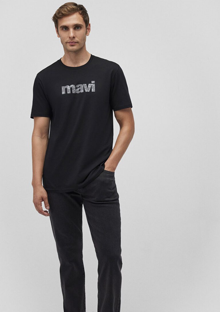 Чёрная футболка с логотипом Mavi из 100% хлопка, доступна в размерах S, M, L, XL, XXL