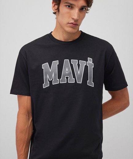 Футболка черная с логотипом Mavi из 100% хлопка, доступна в размерах S, M, L, XL, XS