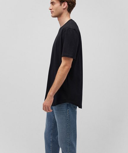 Удлинённая чёрная базовая футболка MAVI из 100% хлопка, Slim Fit, с коротким рукавом и круглым вырезом, доступна в размерах S, XS, M, L