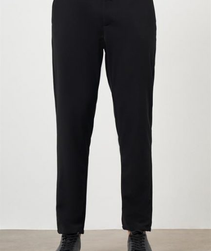 Черные спортивные брюки Morven для мужчин Slim Fit, 97% полиэстер, 3% эластан, карманы сбоку, размер 44, стильный и удобный выбор