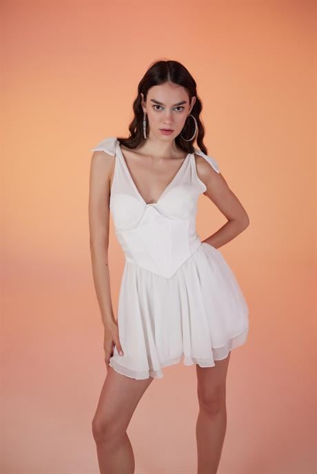 Белое платье Fiona, доступно в размерах XS, S, M, L, элегантный дизайн для любого случая