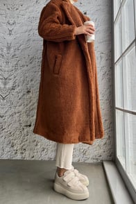 Женское пальто oversize с карманами и двойными пуговицами, из ткани teddy, кремитового цвета