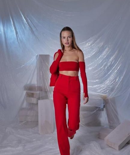 Красные брюки Panky, доступные в размерах S, XS, M, L
